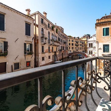 Ln Luxe Apartment Venice Canal View エクステリア 写真