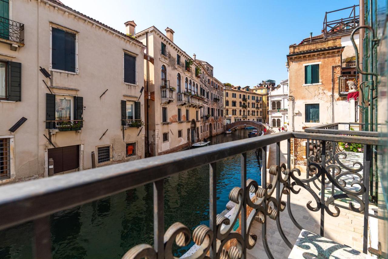 Ln Luxe Apartment Venice Canal View エクステリア 写真